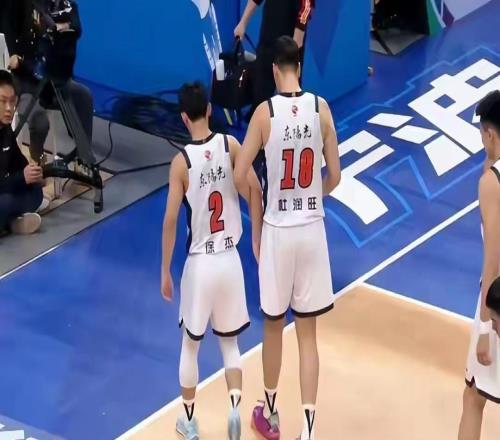 广东队惨败宁波，再收两大坏消息，杜锋无能无力，冠军要没戏了