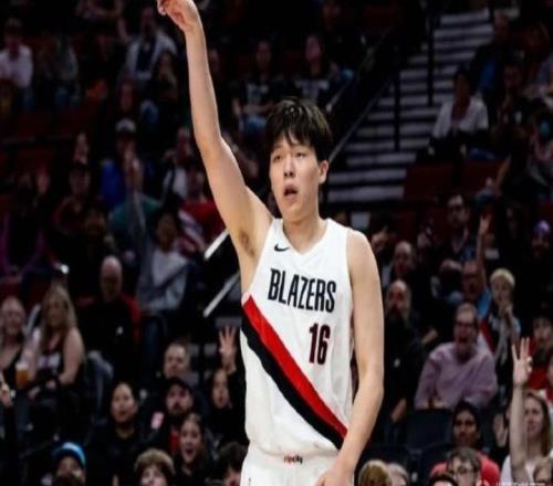 林书豪：杨瀚森应该多去发展联盟打球，给自己成长的空间