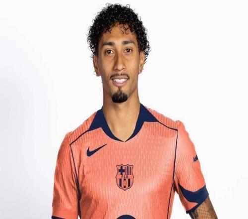 巴萨这件球衣究竟是什么颜色的