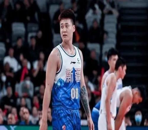 影响恶劣！中国男篮队长搞地域歧视+破坏民族团结应该公开道歉