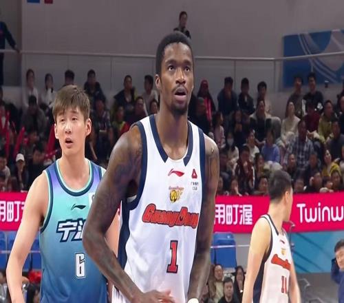 首输宁波后！广东队换外援，萨林杰摆烂，杜锋瞄准2米13黑硬中锋