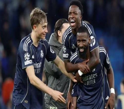 ��˹�����ϸ�һ���׷����־��������������Լ�ѳ�Ϊ��ʵ����