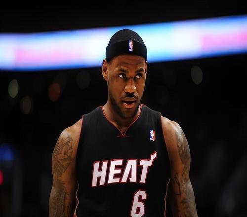 �᲻�ú����ײ����ǣ�10��нǩԼ���ǣ���ʿ�����ϰ������Ե