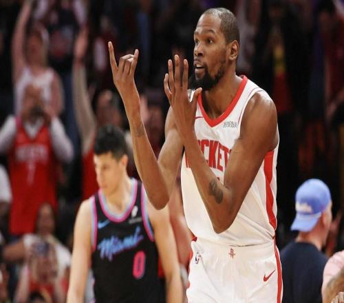 ����Ӷ���������ʷ�÷ְ���Խ�ǵ����ǵ���Ӱ����Զ�������Լ�