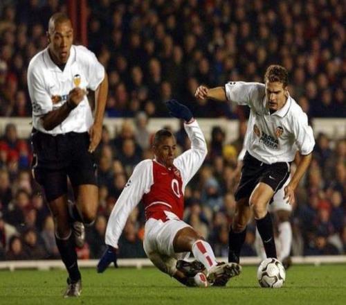 ��������������õ��������վ����׹ھ�������������ȴ��ӹҽ����