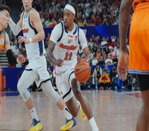 �㶫�Ұ��Ϻ�̻¶�����������ߣ������߶����걬���ŷ��¿ε���ʱ