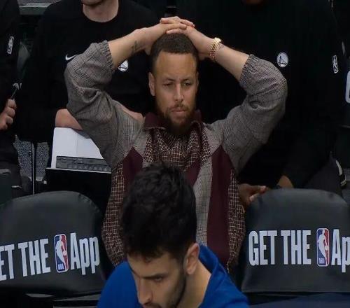 ͻ�����ˣ��µ�ϥ�ǹ�ͷ�ɱ���ͻ����̫�ֲ�����ת���ź�ֱ���жϣ�