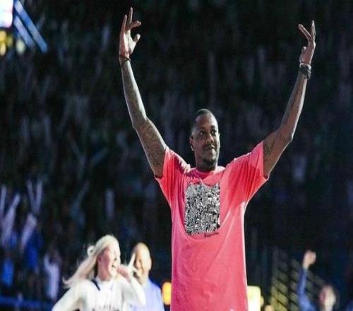 ��NCAA�ھ��ȶ�NBA�ܹھ������������޲��Ī˹һ�����