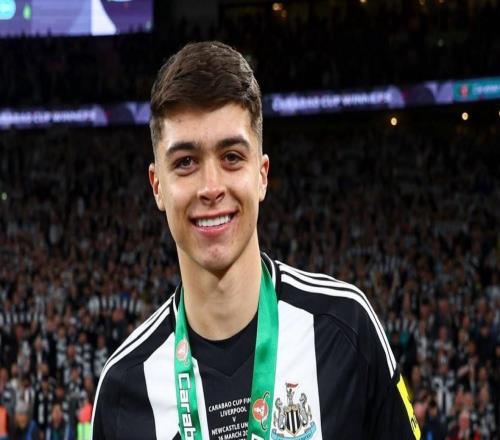 罗马诺：纽卡正与19岁中场刘易斯米利谈续约