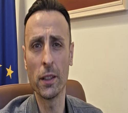 ���ͣ�B�ѵ���Ұ���Ķ������������������ȷ����������ֶ���