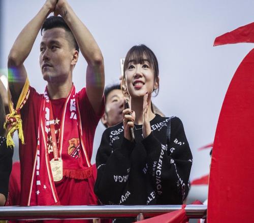 ���ں��׬���ڣ�40��۬���²ۣ������ҵ�����1������Ϊ�����ͷ�