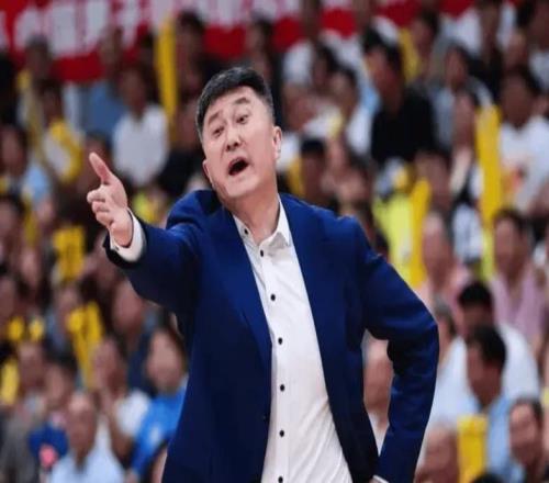 胜四川采访！杜锋致谢现场球迷却现糟糕言论，萨林杰寄语保持状态