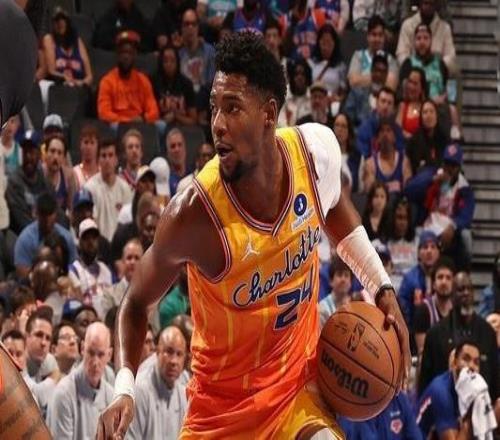 �Ʒ�λ�ж����ھţ����գ�����ÿ������ȫ���Ը������������¾�