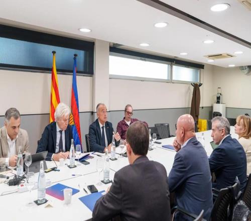 �����ٷ������ֲ���Ա������ͻ��15��