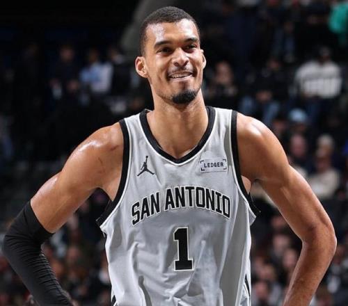 23ʤ1����ͬ�˵�1���İ������ѻ���������Ҫ��MVP