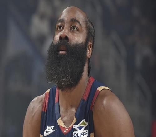 һ������36�֣���ʿ�����Ȼ����17+14��������˫���ж�10��1