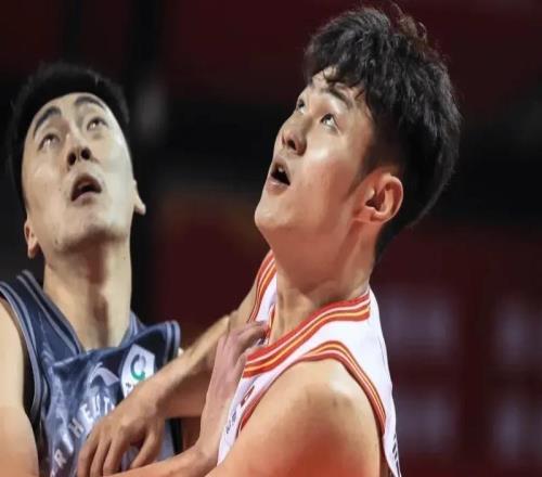 ʤ���������ᣡ֣������4��Т˳+���Ŷ�����������Ȼ������ʤ��ͷ