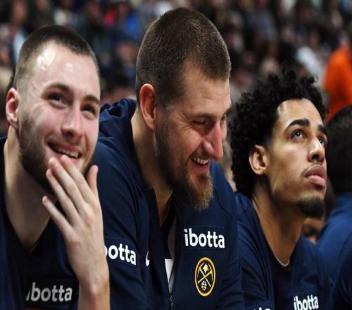 ��Ц��Լ�����Ӧ�����տ������������ǡ��������������Ա��