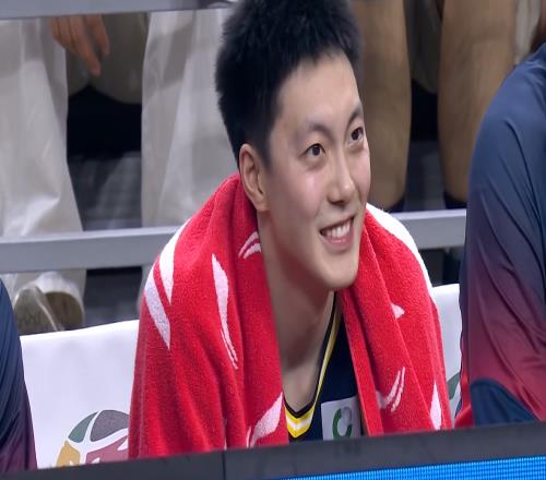 �ŷ����ڲ�������9���ֻ��ö���ܺ������㶫����������1��ϲ