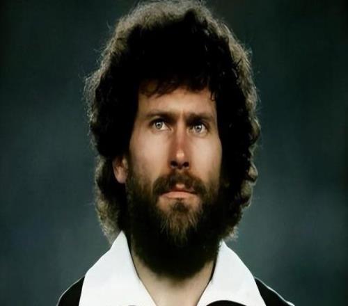 ��������˫�����ޣ������ڵ¹��������أ���ʱ��Ӿ���̫����