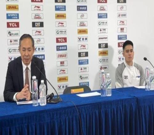 ��������������3�ˣ�����������ͷһ������������