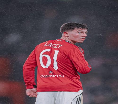 ����������ѵ������ʽ����һ�߶ӣ�С����Լ���������������ǰ��