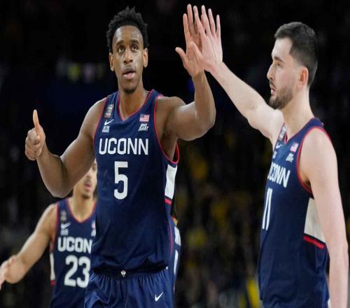 UConn˫����лĻս��17+11������������޵�˵����ȥ