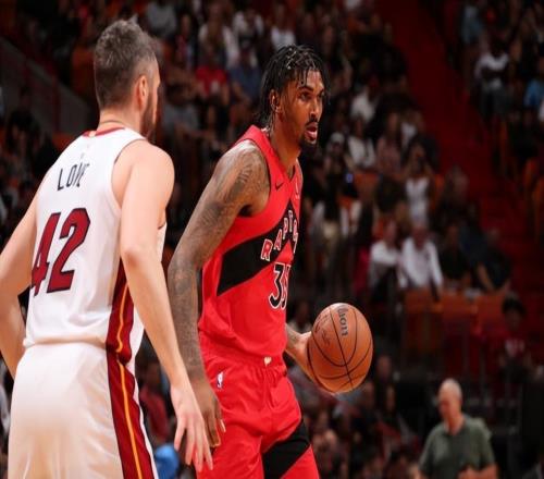 ���ö�ǩ���˺��˶����ȷ��з������ܷ�����ͬ�˵�״̬����CBA