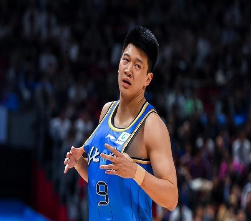 ��ʿǿ��ս������29+7���ֱ�����ʤ�ൺ���10��9Τɪ˹������