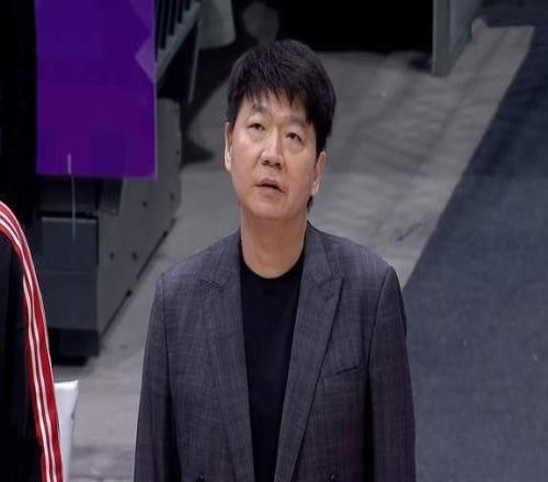 4������ɽ������һ�겻���պ���13+13������������������ο�Ц