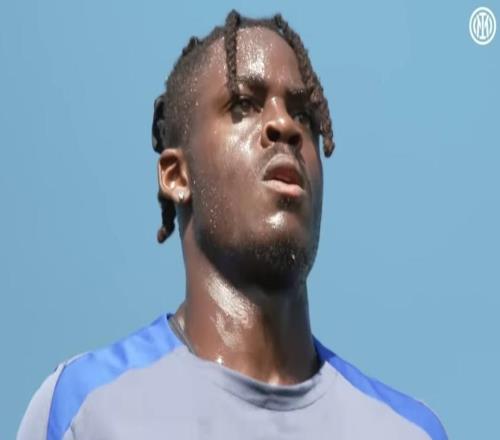 ����գ������˽���������ȱϯ����ĩ���׶���������