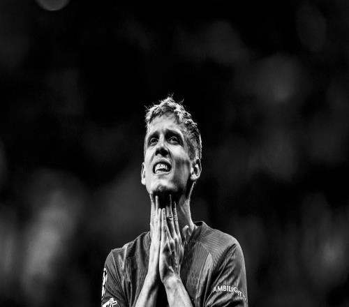 �¶�Ī��ý������ӣ�����һ����Ѱ���������Ӧ�е�λ��