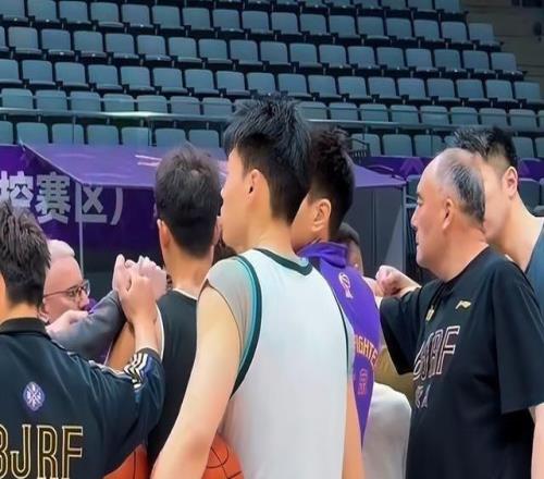 ý���ˣ����ؽ�ҹսɽ���е�����սζ����Ҫ������4������ҪӮ3��