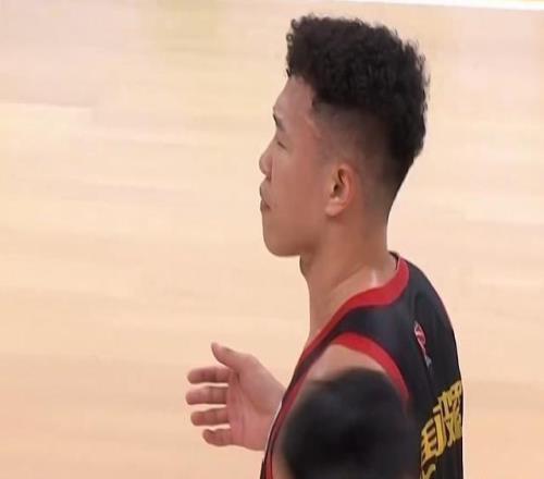 ��ϣ��������ʲôС�˶�����ͨ�����������ǰ��һ�ж�ֵ��