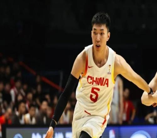 头号功臣！廖三宁改打首发高效18分连续两场成中国男篮得分王
