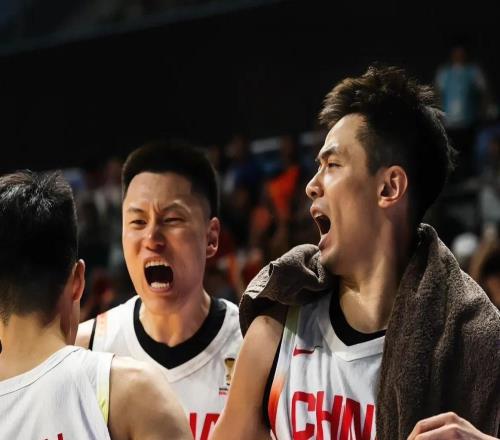 中国男篮11379大胜、不得不承认几个事实、庞峥麟贺希宁越打越好