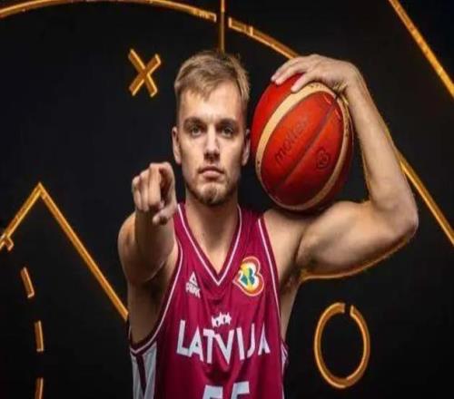 浙江男篮这波操作绝了！欧洲超级后卫空降，余嘉豪回归，championship冲啊最近CBA休赛期的消息，真是让人应接不暇