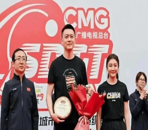 篮球名帅零酬劳打乒乓球，这份“傻气”为何全网点赞前辽宁男篮冠军教头杨鸣，最近又搞了一件让人意外的事