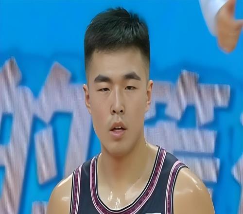 广东男篮要在下赛季开打之前，清退以下3人，否则仍难以冲冠