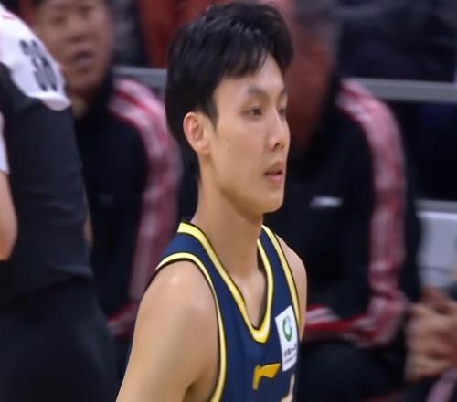 一觉醒来，广东又有一人官宣离队！徐杰深夜发声，杜锋也有好消息