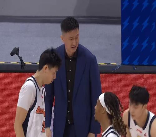 恭喜广东队！CBA第一内线有望加盟，曾被杜锋点名要人