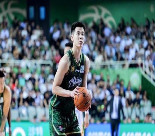 打2场即退出！山东大汉回南京，签3年顶薪合同，还有NBA绿色通道