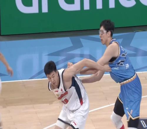 CBA以下无敌！王洪泽打爆U19男篮，广东队为他退出胡金秋争夺战
