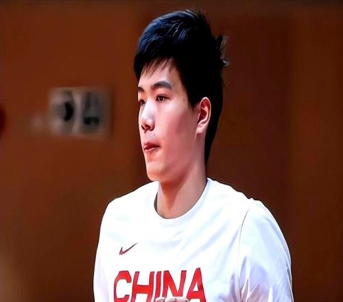对阵乌拉圭！男篮首发5虎预测：庞峥麟上位，胡明轩迎回归首秀