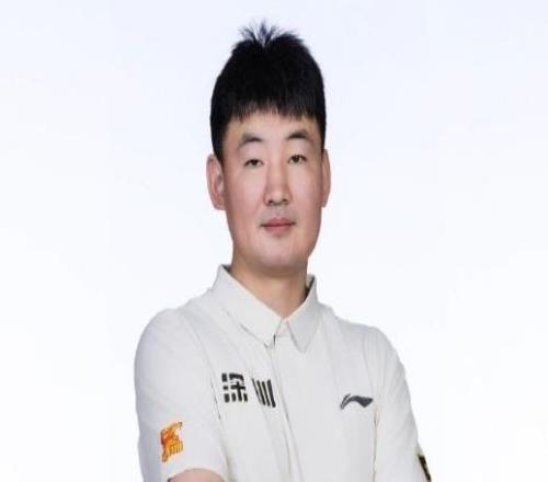 深圳男篮官宣：34岁一人一城顾全出任主教练郑永刚升任总教练