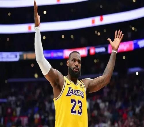 詹姆斯无悬念第一！美媒重排NBA历史20大小前锋：杜兰特第3小卡8