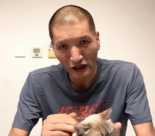NBA退役金不看名气只看工龄，巴特勒错了，是巴特尔，他正好三年