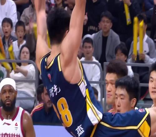确认不打了！广东最强内线去向曝光，2米12新中锋正式上位！