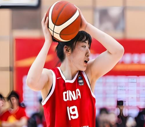 5中0得0分+3失误！女篮首发球员下滑太快球迷：快送走