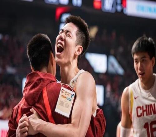 连续入选中国男篮首发！广厦国手前锋合同到期未获顶薪续约引热议